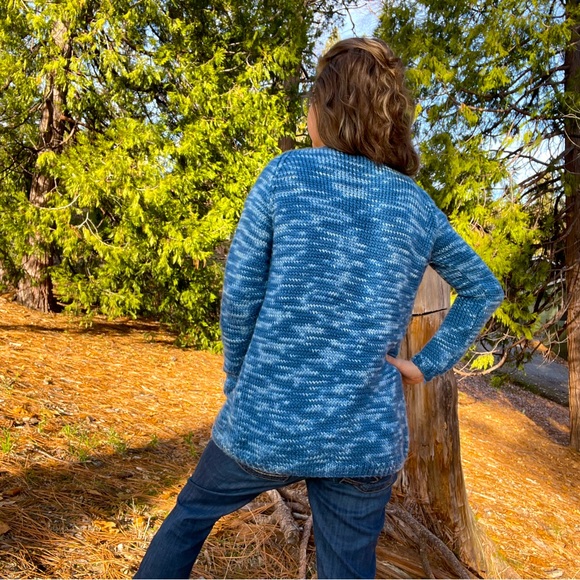 100% Merino Wool Hand knit Cardigan size small, made in the color Seaside :) - Picture 3 of 10